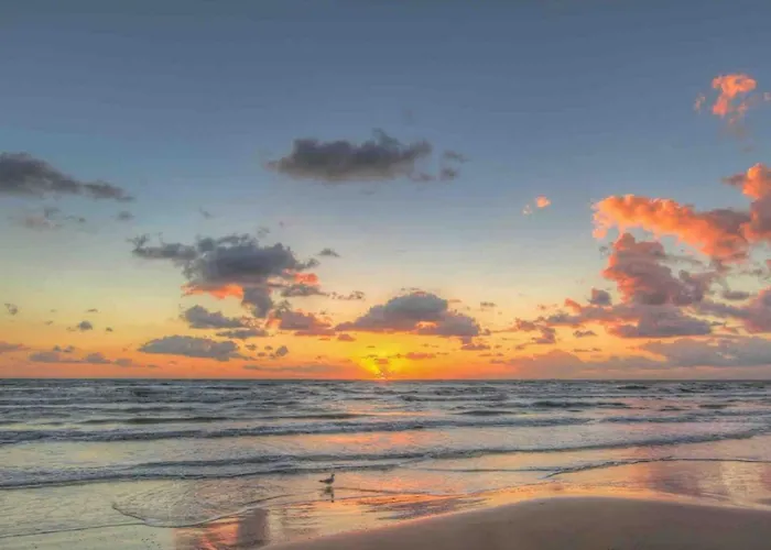 Sleeps 4, Value Retreat - Free Garage Pet Friendly