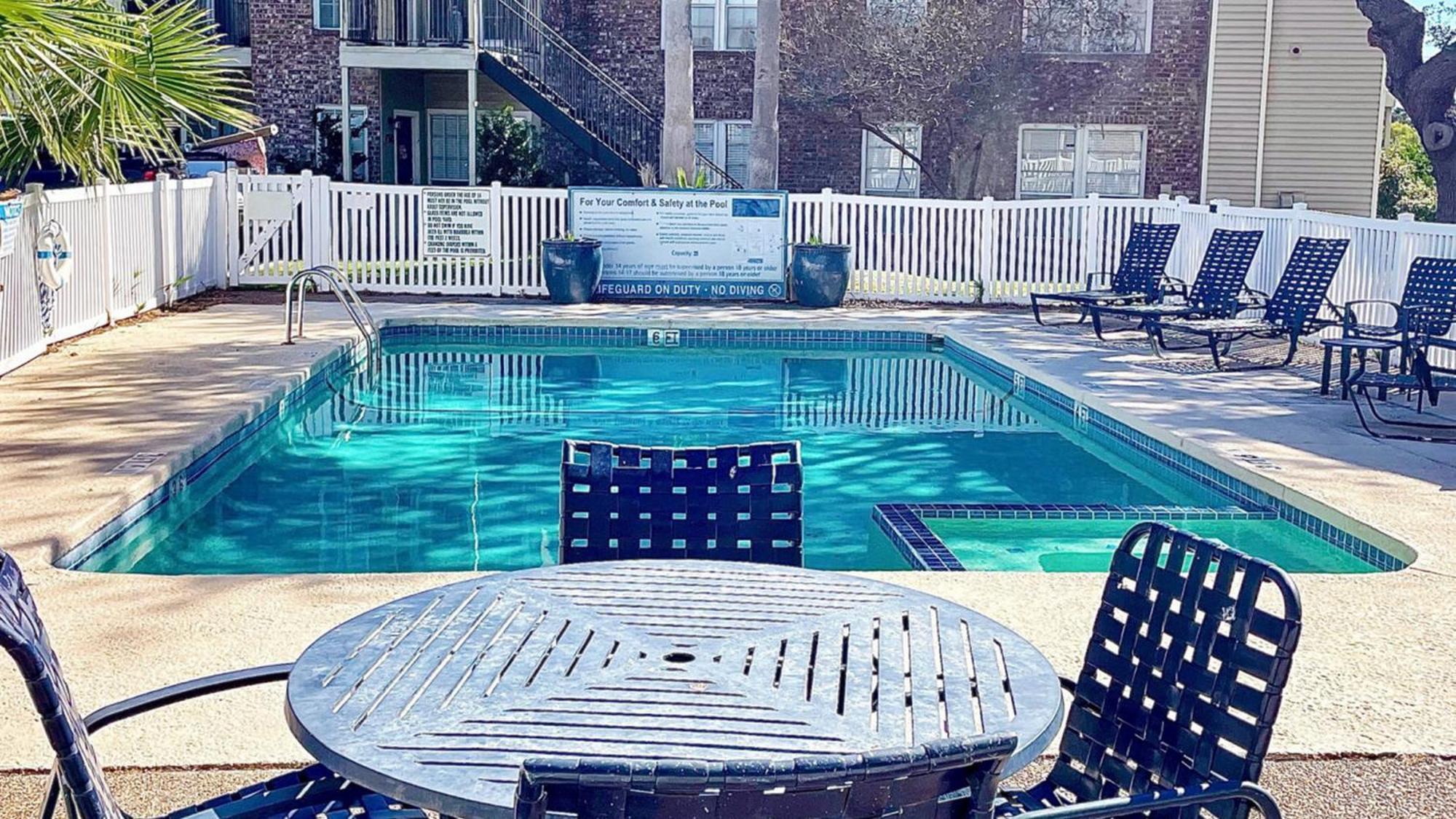 Sleeps 4, Value Retreat - Free Garage Pet Friendly * Corpus Christi